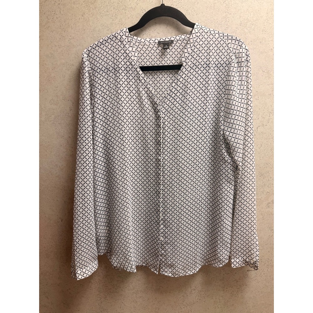 Ann Taylor 8 Womens Dark Navy White Geometric Lattice Preppy Blouse Blouse